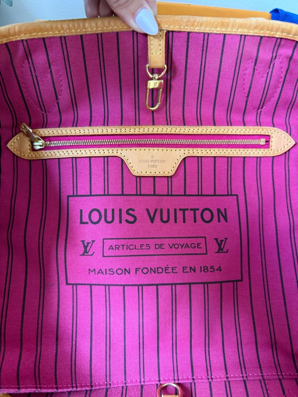 Authentic Louis Vuitton Neverfull MM Monogram Tote - Picture 8 of 16